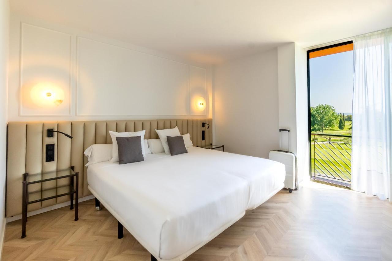Hotel Torremirona Golf & Spa Навата Екстер'єр фото
